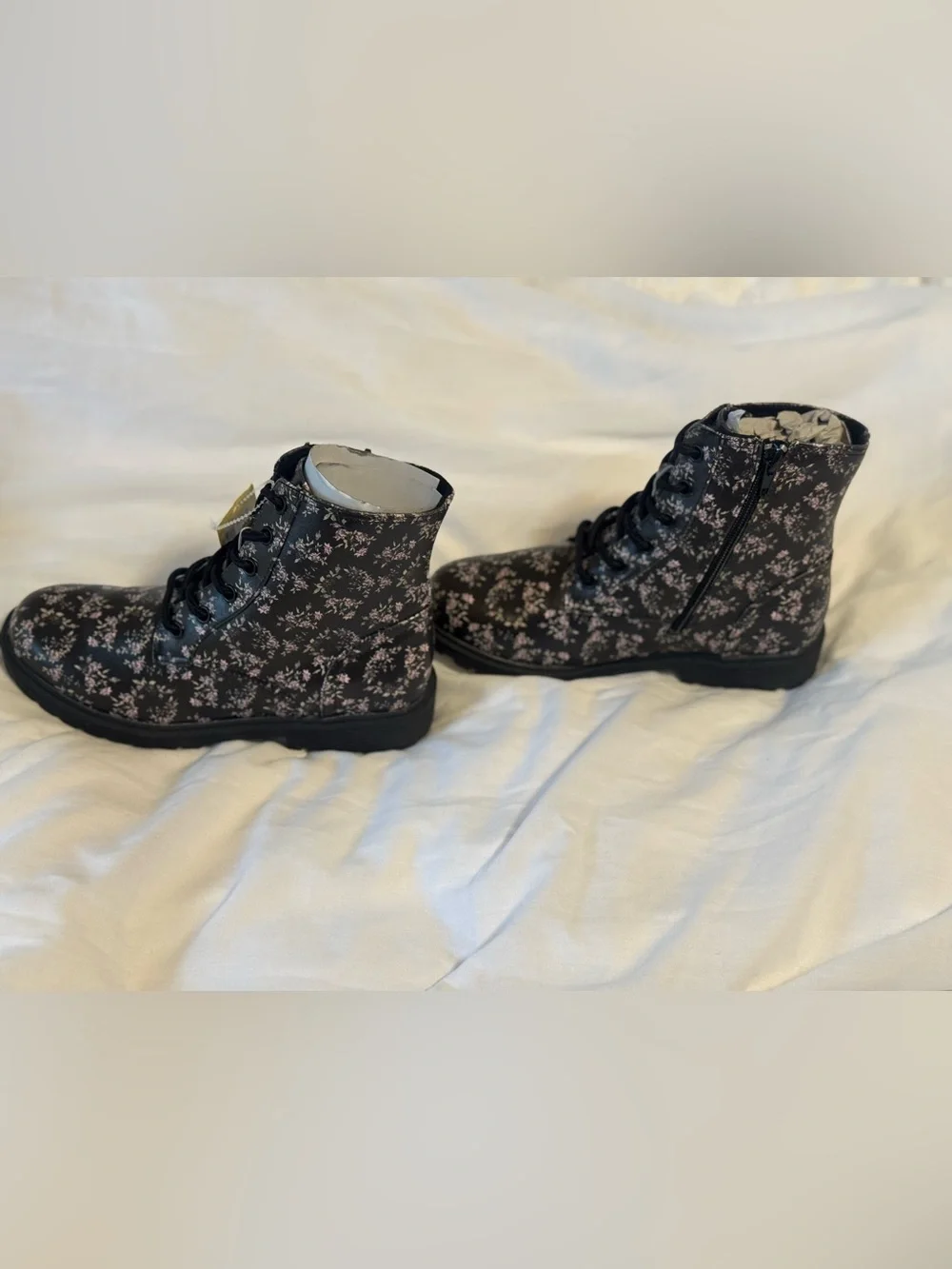 NWT Blowfish Malibu Kids Rayana Black Floral Combat Boots Sz 3Y